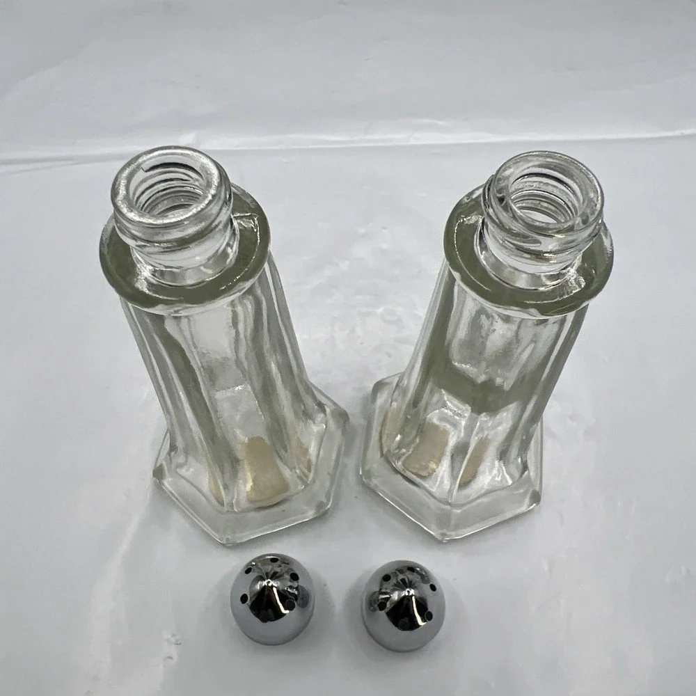 Vintage Reiner Products Clear Glass Salt and Pepper Shakers 4.5 Inch Set